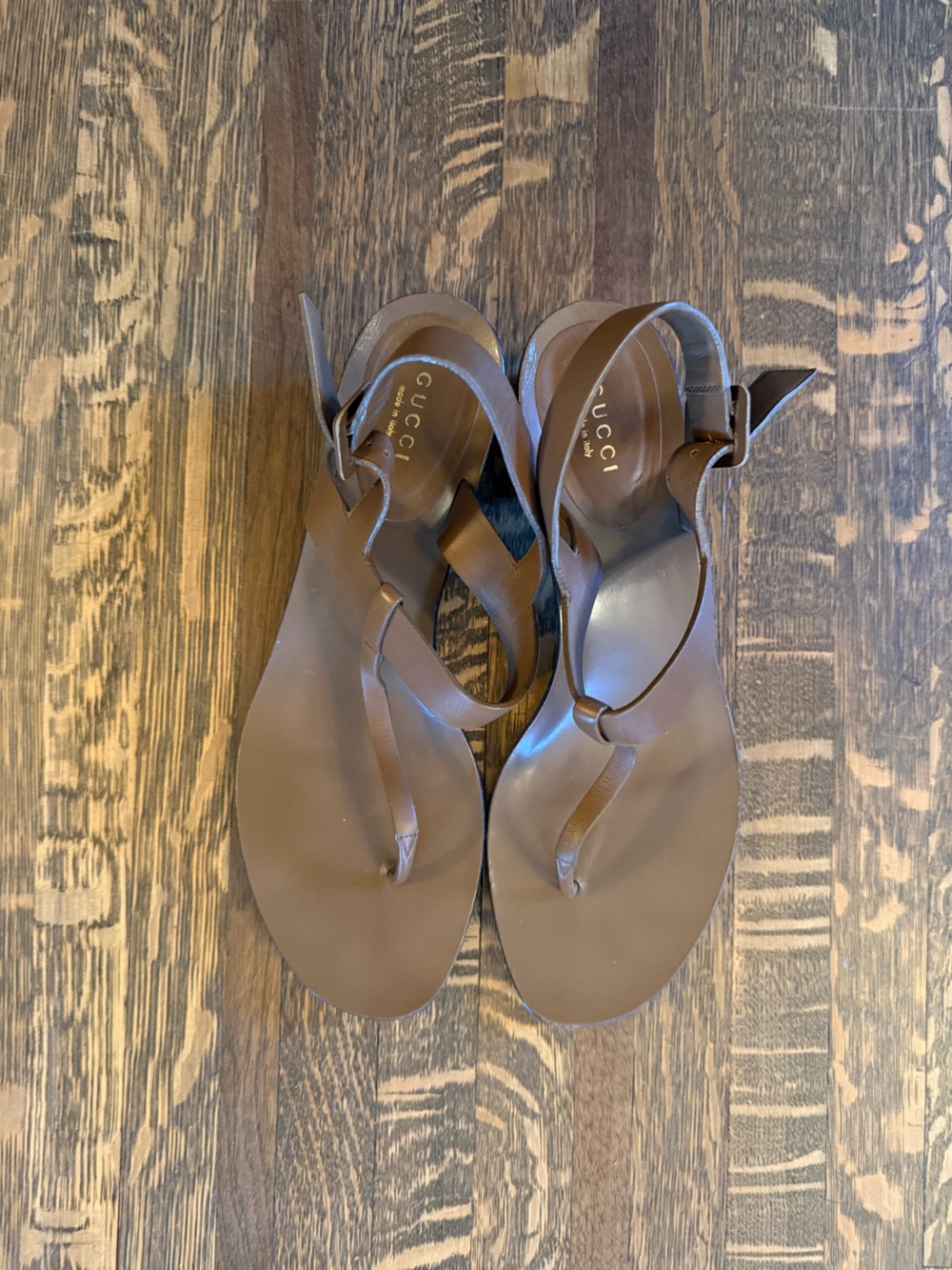 Gucci Brown Leather T-Strap Flat Sandals